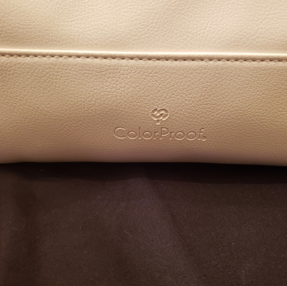 ColorProof makeup bag - Picture 2 of 4